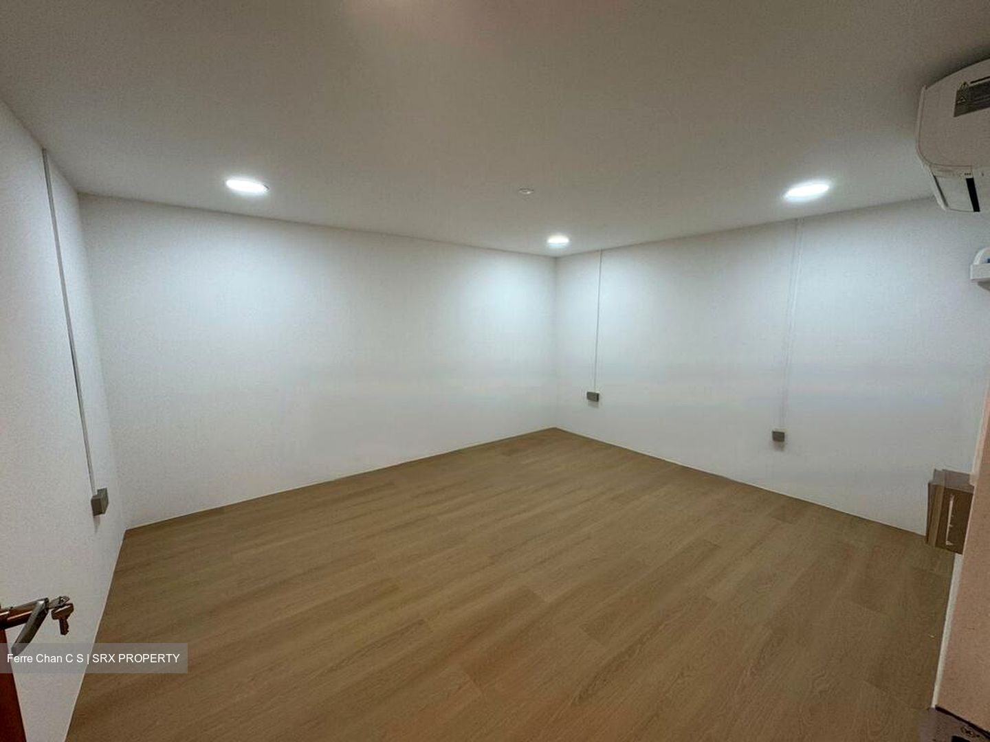 Invest Ho Building (D13), Factory #457859891